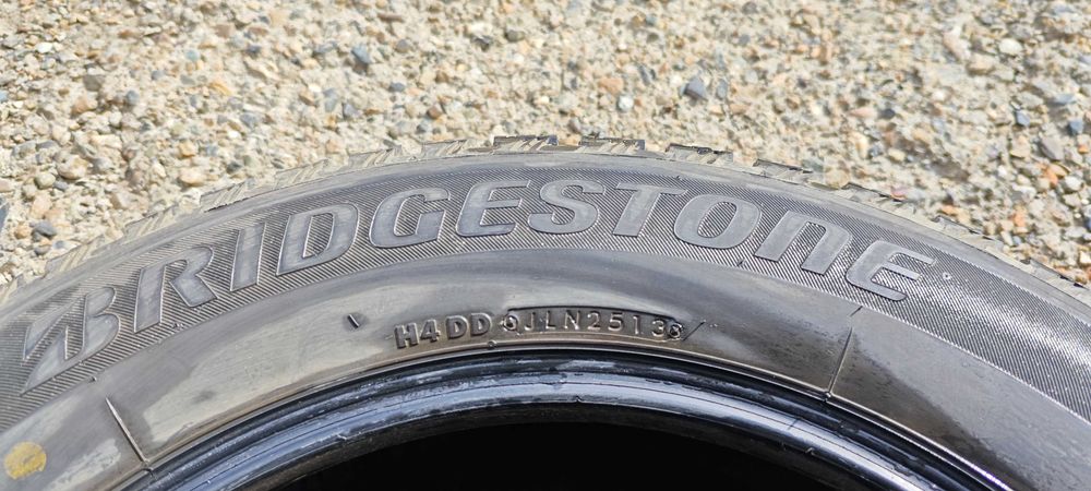 Шины Б/У Зимние 235/60 R17