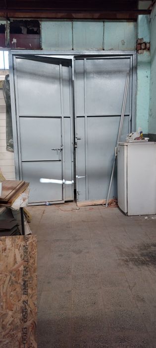 Метални врати с различни размери