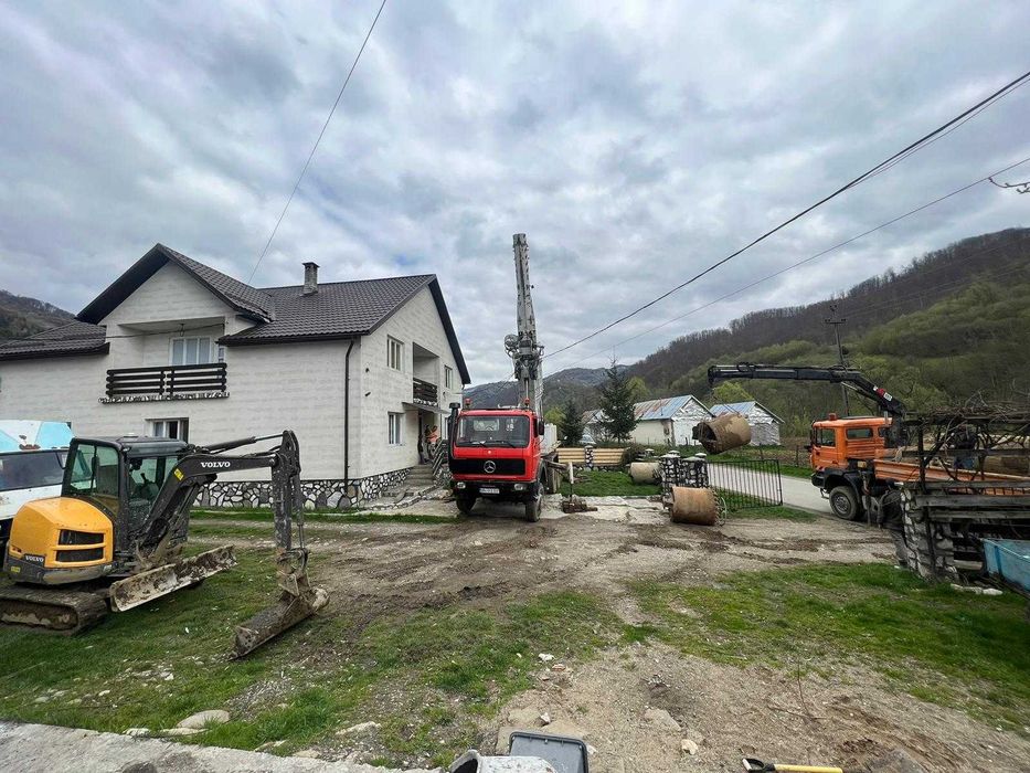 Executare Foraje Fantani, Piloți, Montaj tuburi