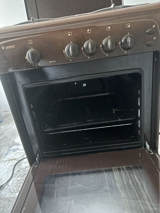 Газ плита б/у в хорошем Gefest