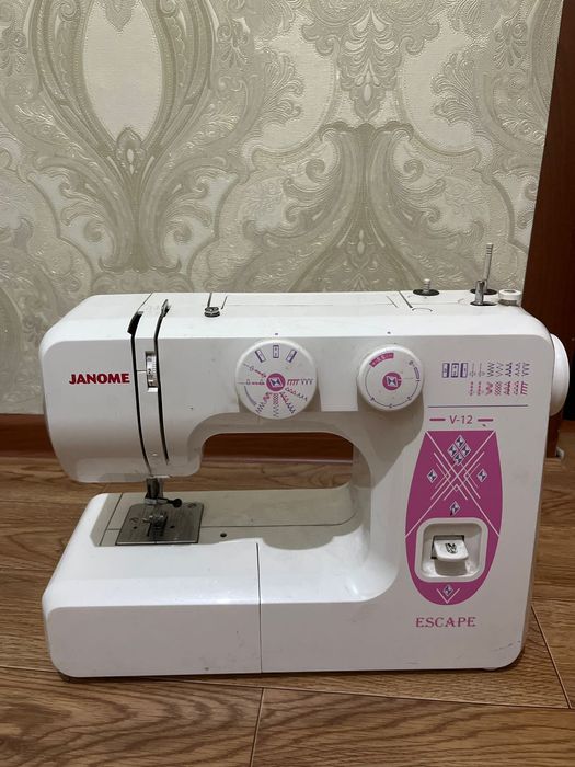 Продам швейную машинку