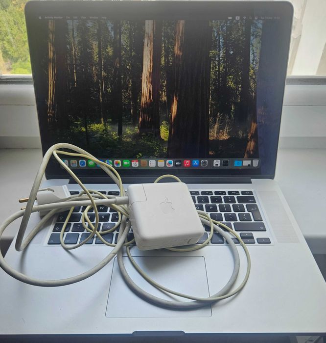 Macbook Pro 15 Retina, 16GB Ram, Quad Core i7, 512GB SSD, Nvidi GPU, Mac OS Sequoia, Много добро състояния