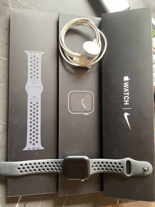 Часовник Apple Watch Se Nike Може и бартер