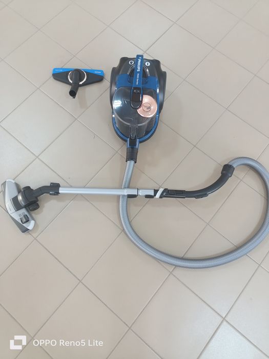 Пылесос PHILIPS FC9733