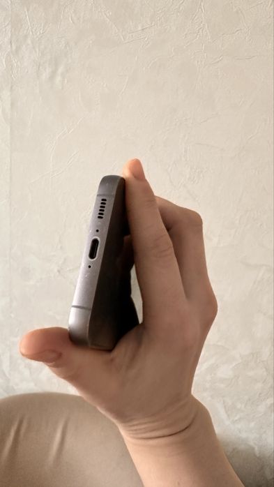 Продам Самсунг S23 Fe 8/256