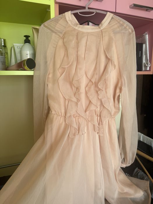 Продавам рокля от  Mohito