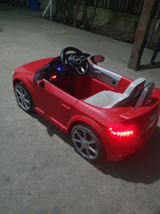 Vând mașină   copi