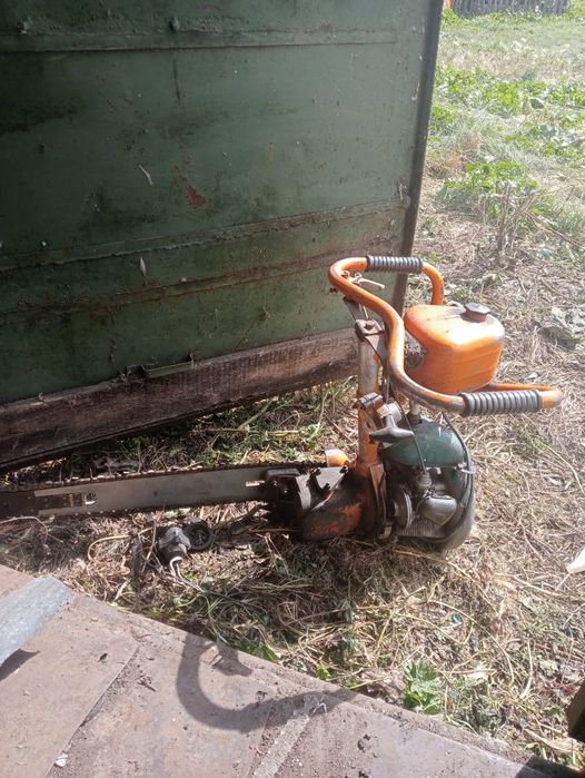 Продам бензопилу
