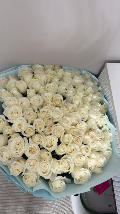 Цветы 101 шт белые розы