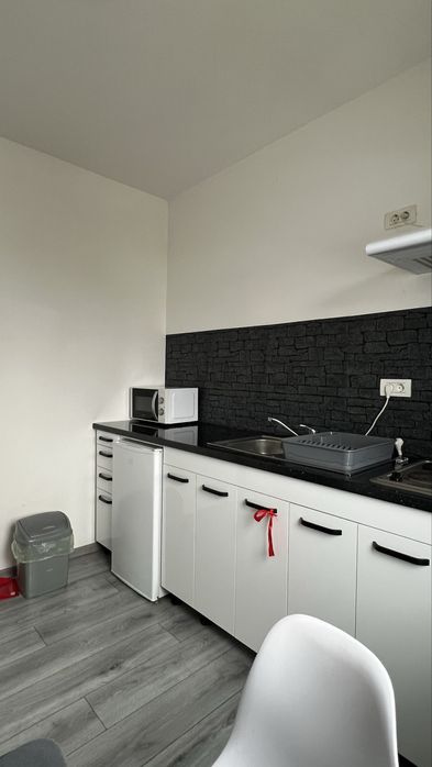 Inchiriez garsoniera moderna