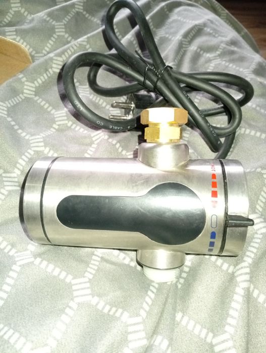 De vânzare pompă recirculare centrală aproape nouă și instant nou germ