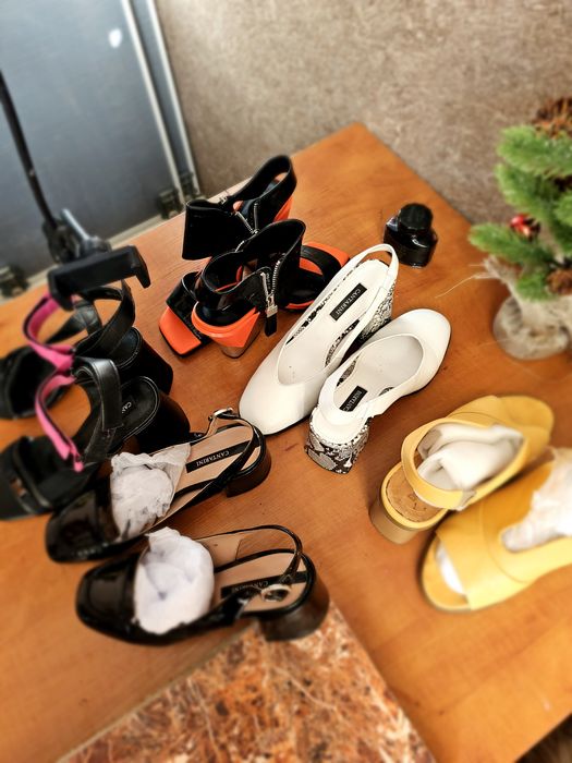 Кожаные туфли и босоножки