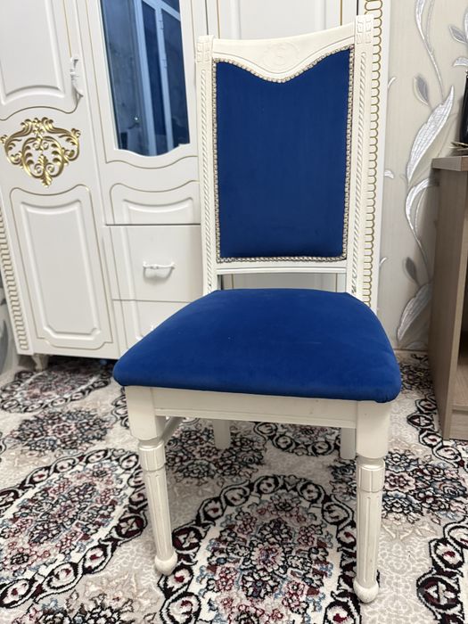 Продается стулья для гостиной, б/у в хорошем состоянии.