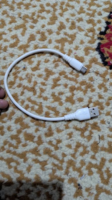 Iphone Android Type-c USB sim zaryadchik kabellari sotiladi. Iphone va