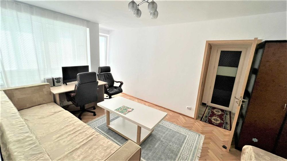 Particular închiriez apartament 2 camere Stefan Cel Mare intersectie Lizeanu