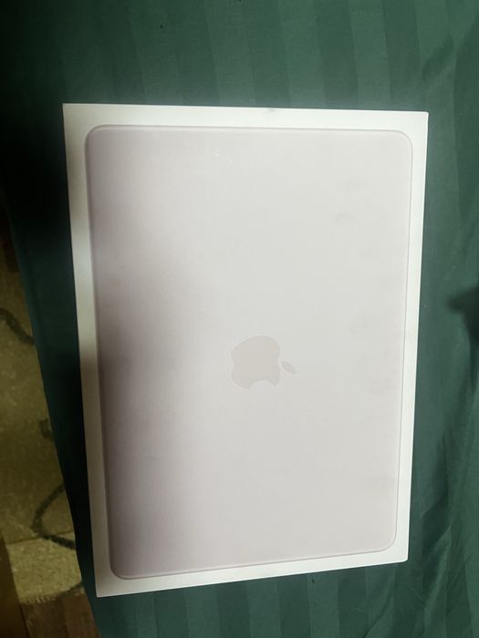 MacBook Neo продам