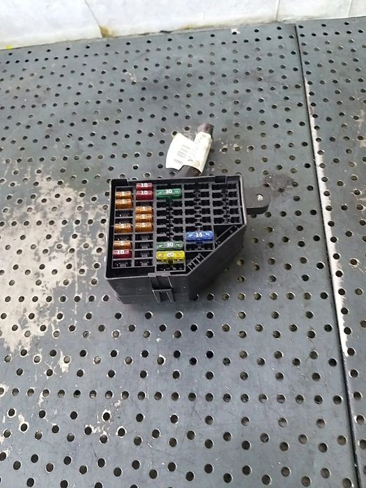 Panou sigurante 2.0 tdi vw passat b6 3c 3c0880204e