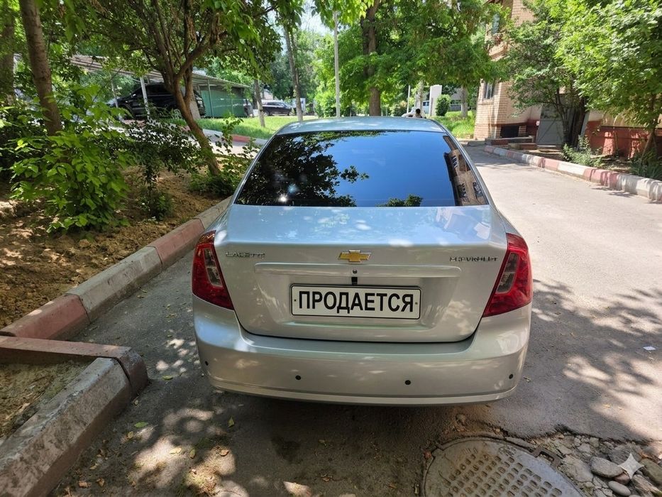 Продается Chevrolet Lacetti 1,6 automat 2013