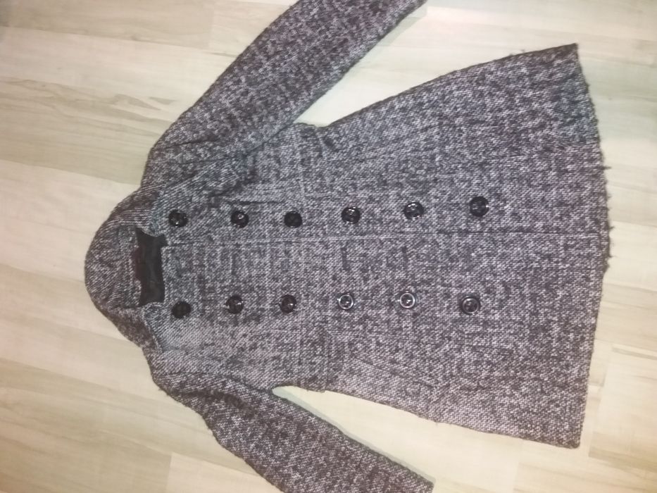 Хубави палтенца -5 бр. Л