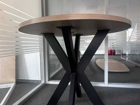 Кръгла маса с метална основа – Ø90×75 см