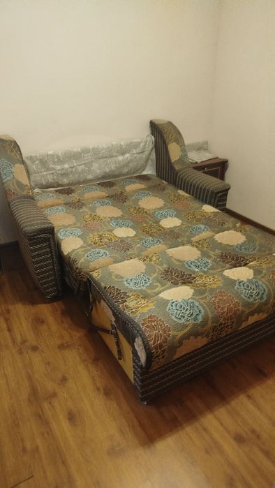 Раскладной диванчик.