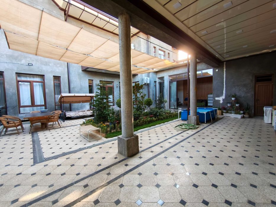 Hovli sotiladi, 3.7 sotix, burchakli