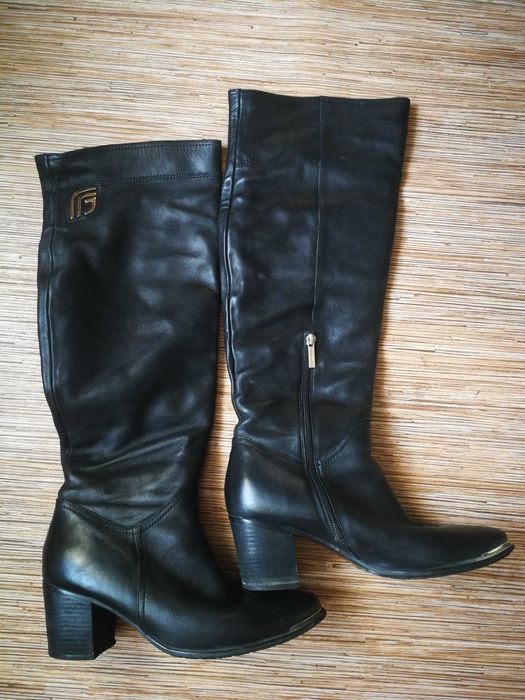 Продам зимние сапоги