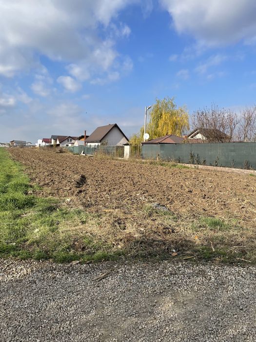 Teren Pt case perfect !!! 1800 mp De vinzare Sau Inchiriere 1euro MP !