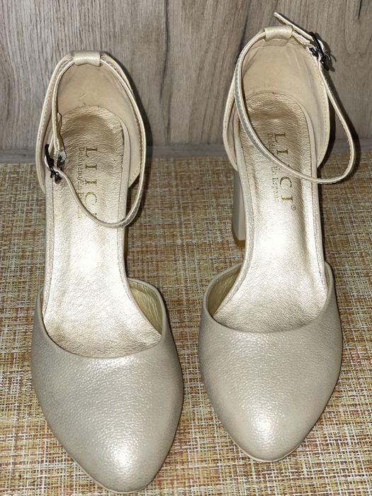 Продаю туфли