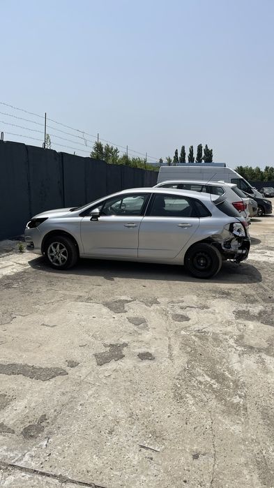 Dezmembrez Citroen C4 2014 1.4 95Cp