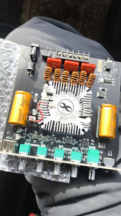 Продам усилитель ZK HT21