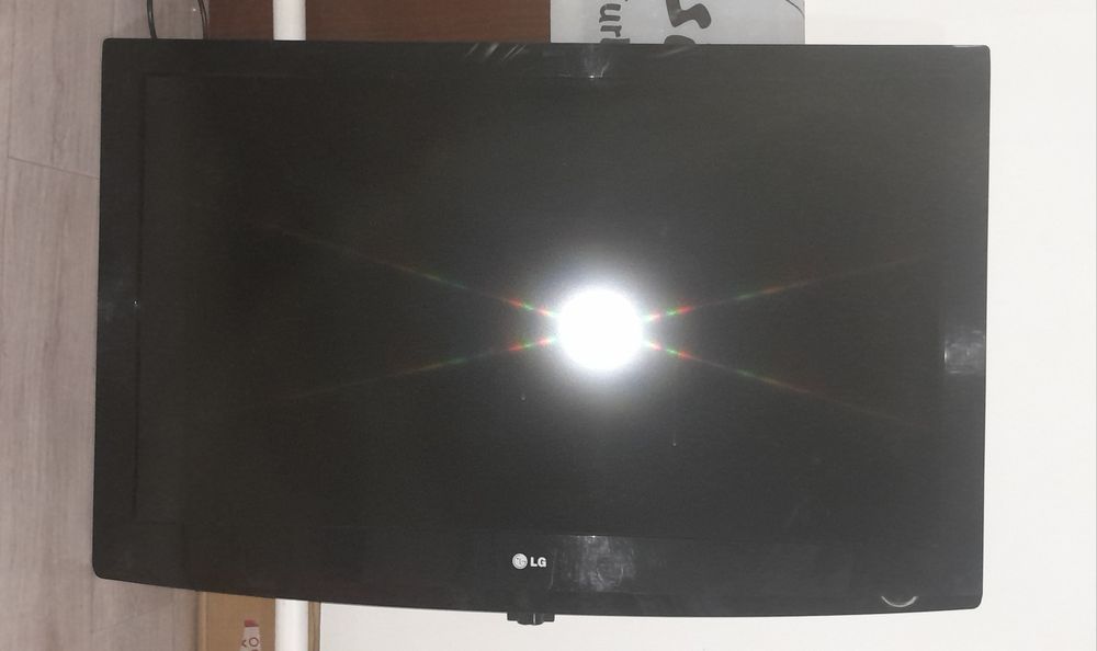 Телевизор LG.  15 000 теңге