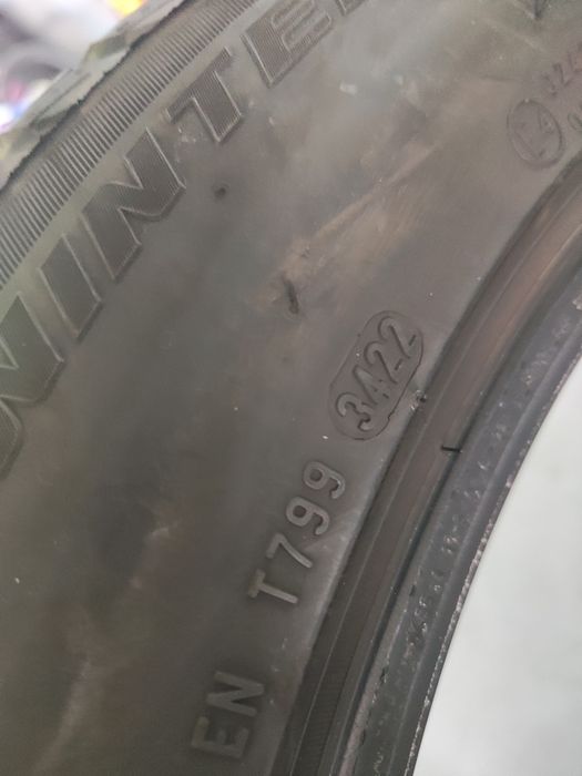 2 бр зимни 225/55/17 Pirelli 22г