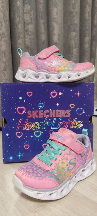 Продам детские кроссовки