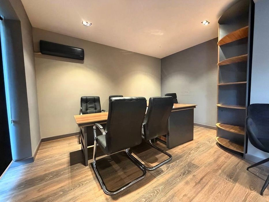 Аренда под Офис Новомосковская 49м2 1500$ торг