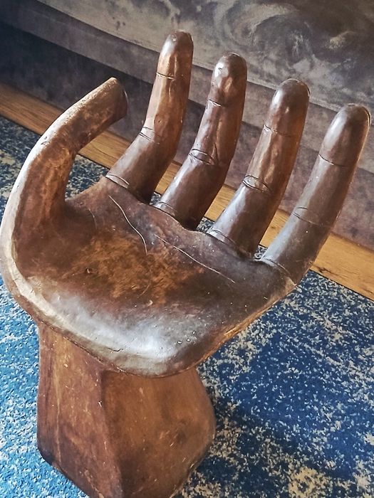 Vând mana de lemn antica...moștenire din Italia.greutatea 16 kg.