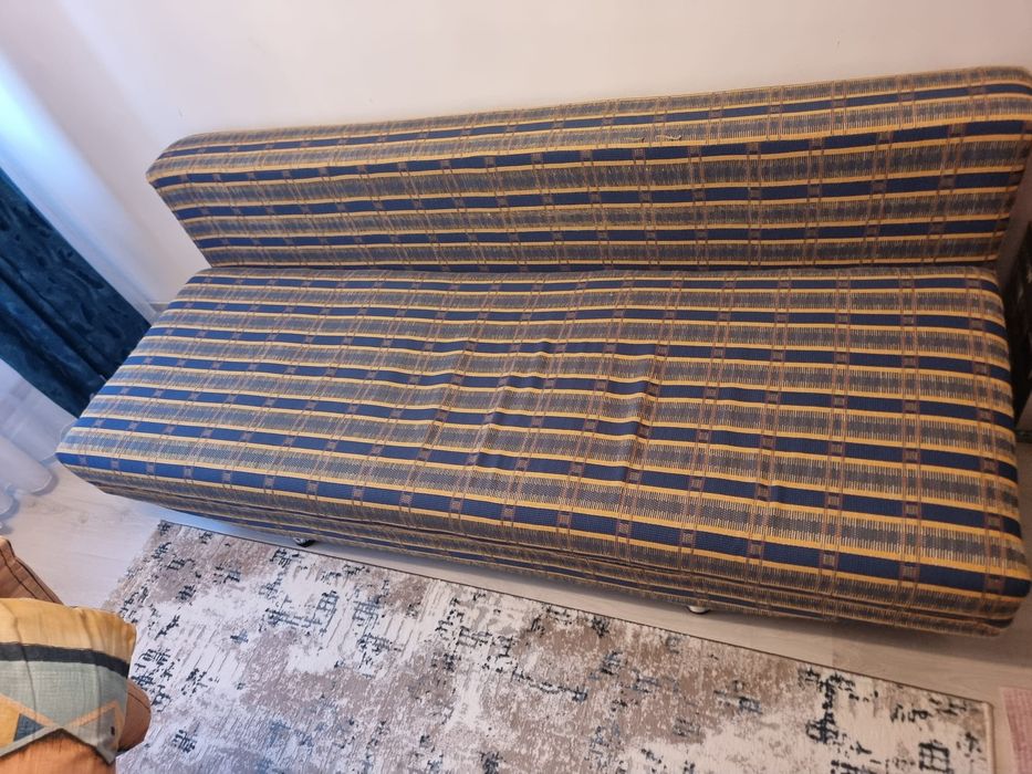 Canapea 3 locuri, extensibilă cu ladă de depozitare