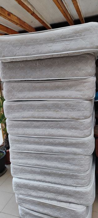 Двулицеви матраци ,телевизори и минибарове