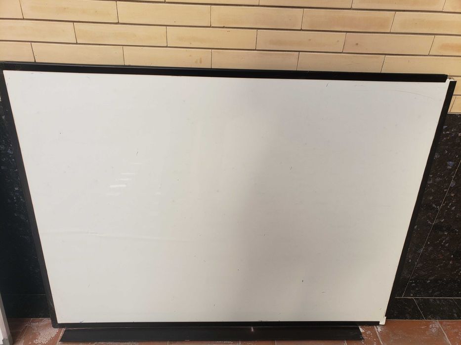 Магнитно маркерная доска