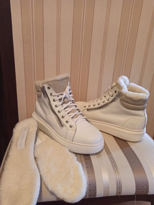 Продам ботинки(натуральная кожа)