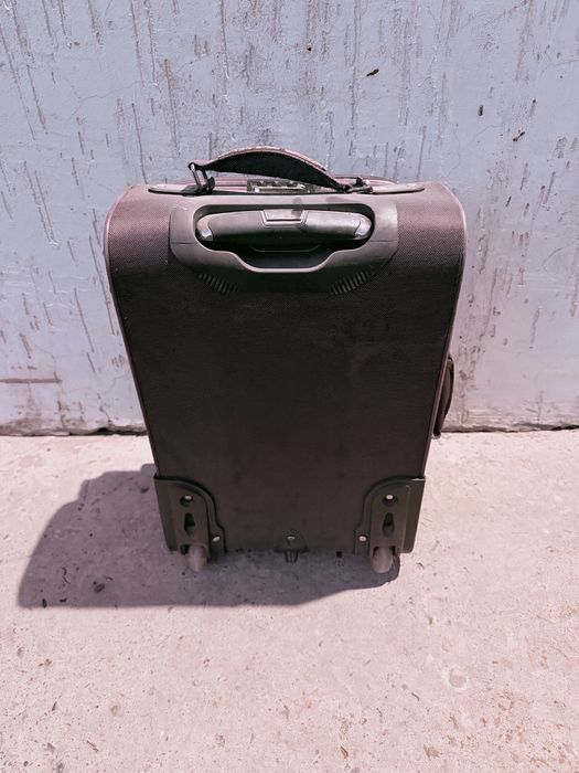 Чемодан дорожный ручная кладь