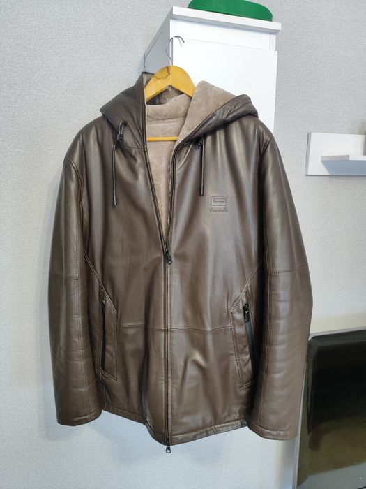 Продам натуральную дублёнку с капюшоном