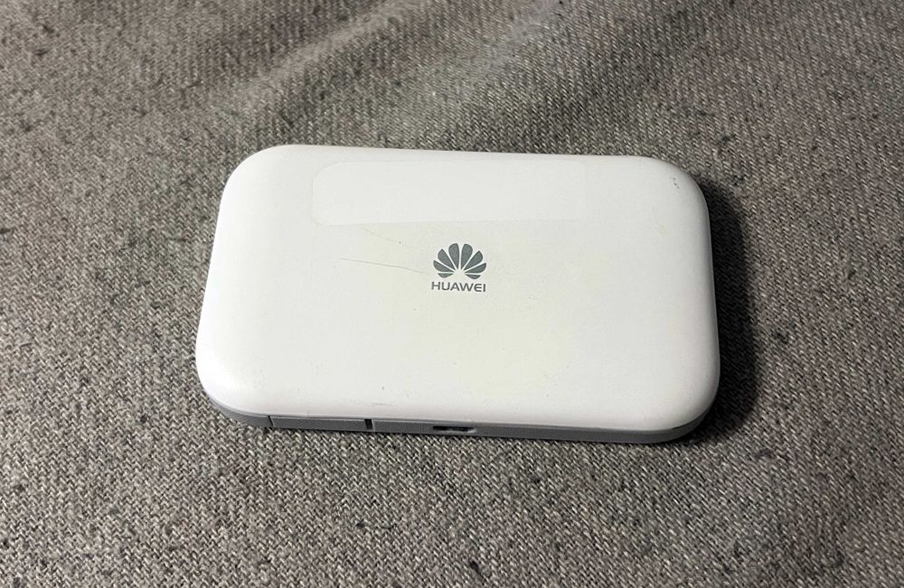Router portabil Huawei Mobile WiFi E5577Cs 321 4G LTE