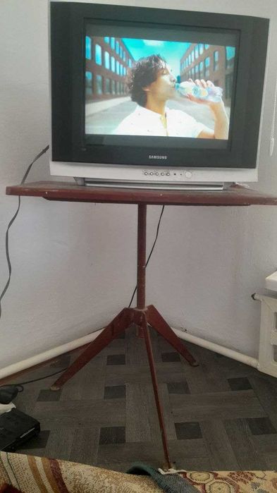 Телевизор samsung