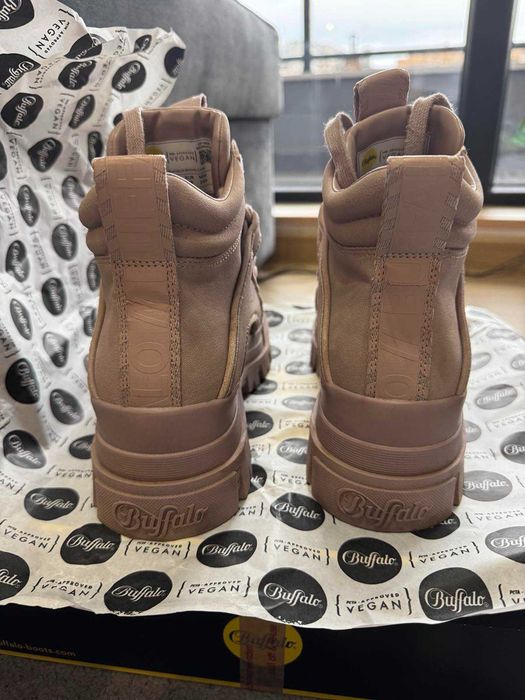 Боти Buffalo, 38 номер
