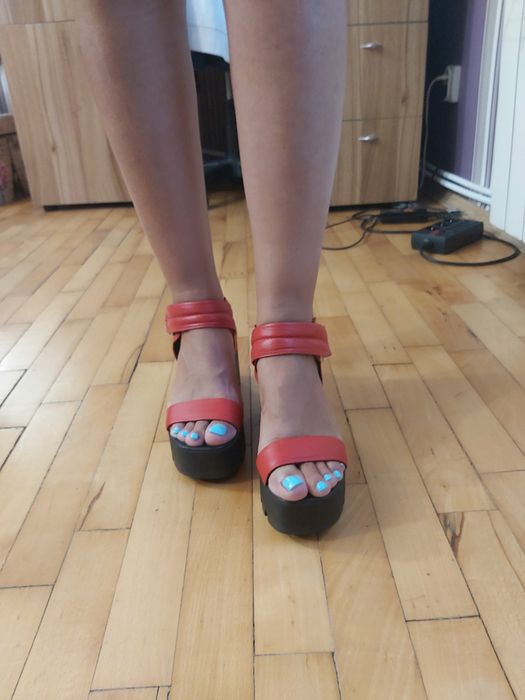 Дамски сандали от естествена кожа