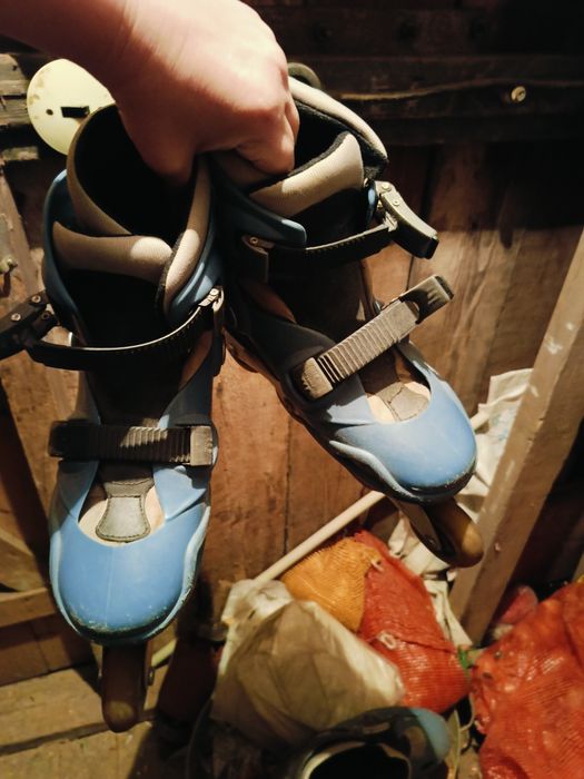 Роликовые коньки