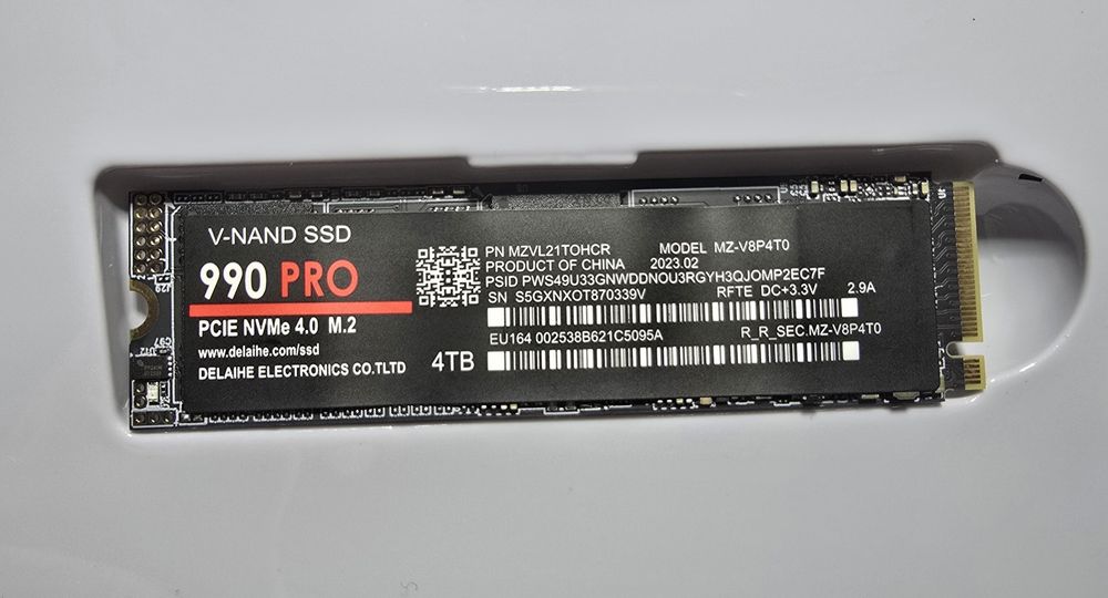 SSD  4Tb noi in cutie 2 buc