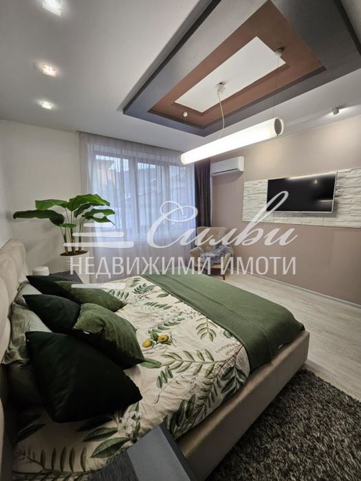 Продава се Мезонет в Шумен, Център - 400 кв.м за 1125 €/кв.м - Снимка #3