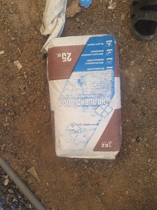 Сухой смеси кафельный клеи